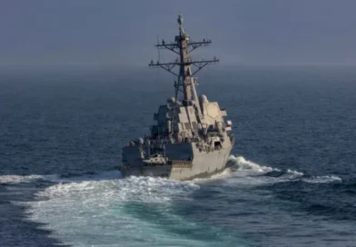 La Marina de Estados Unidos comenzó operaciones para bloquear puertos iraníes y despejar el estrecho de Ormuz de minas en medio de la escalada con Irán.